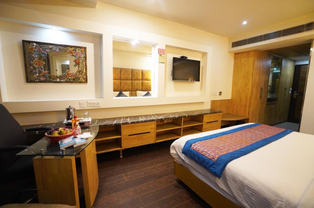 Airport Hotel Grand By Fantasia New Delhi Exterior photo