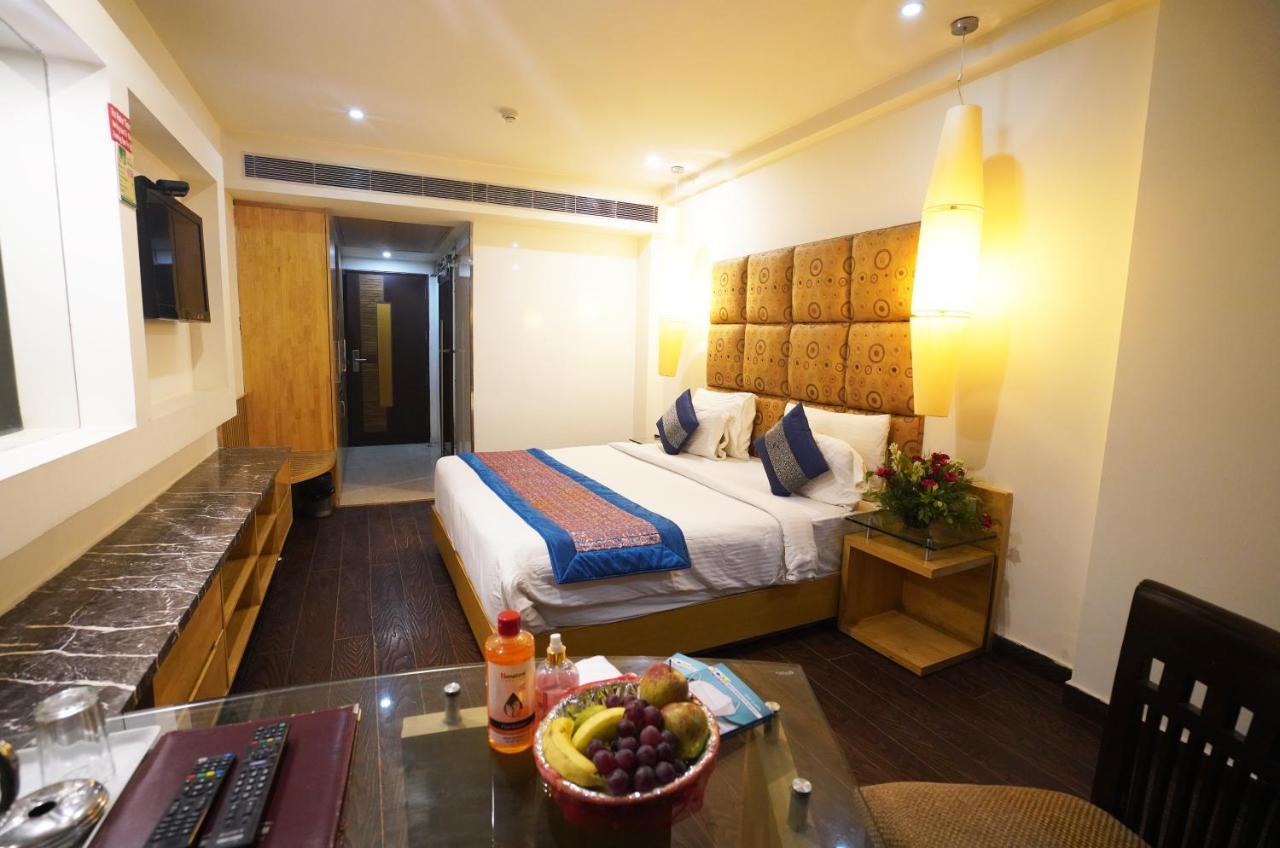 Airport Hotel Grand By Fantasia New Delhi Exterior photo