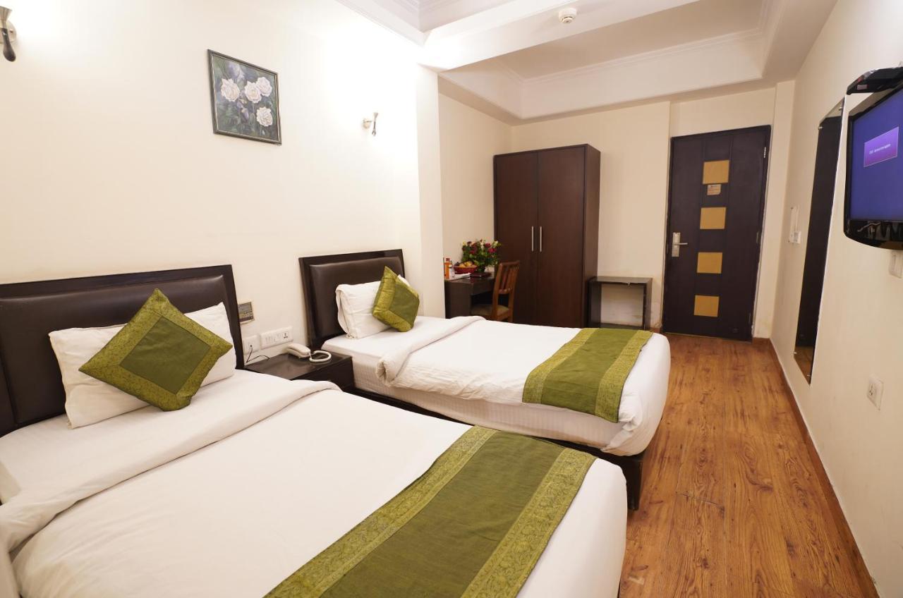 Airport Hotel Grand By Fantasia New Delhi Exterior photo