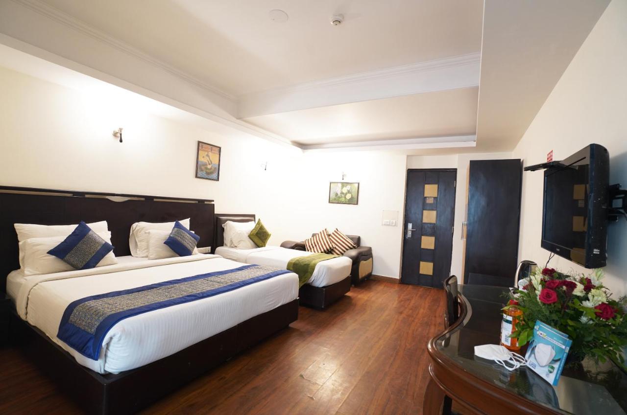 Airport Hotel Grand By Fantasia New Delhi Exterior photo