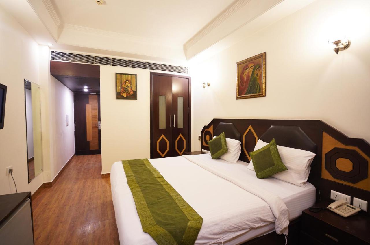 Airport Hotel Grand By Fantasia New Delhi Exterior photo
