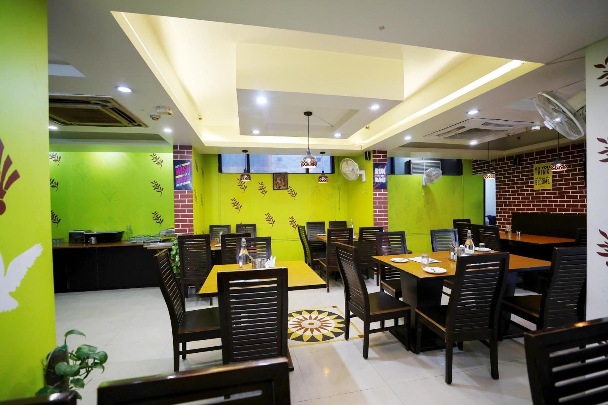 Airport Hotel Grand By Fantasia New Delhi Exterior photo