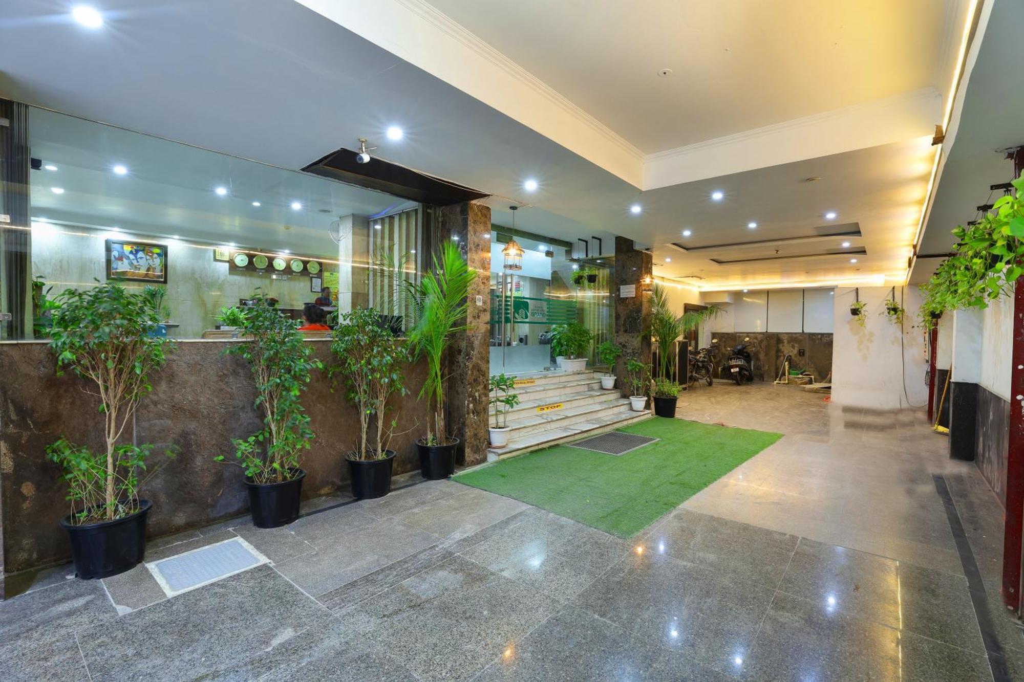 Airport Hotel Grand By Fantasia New Delhi Exterior photo