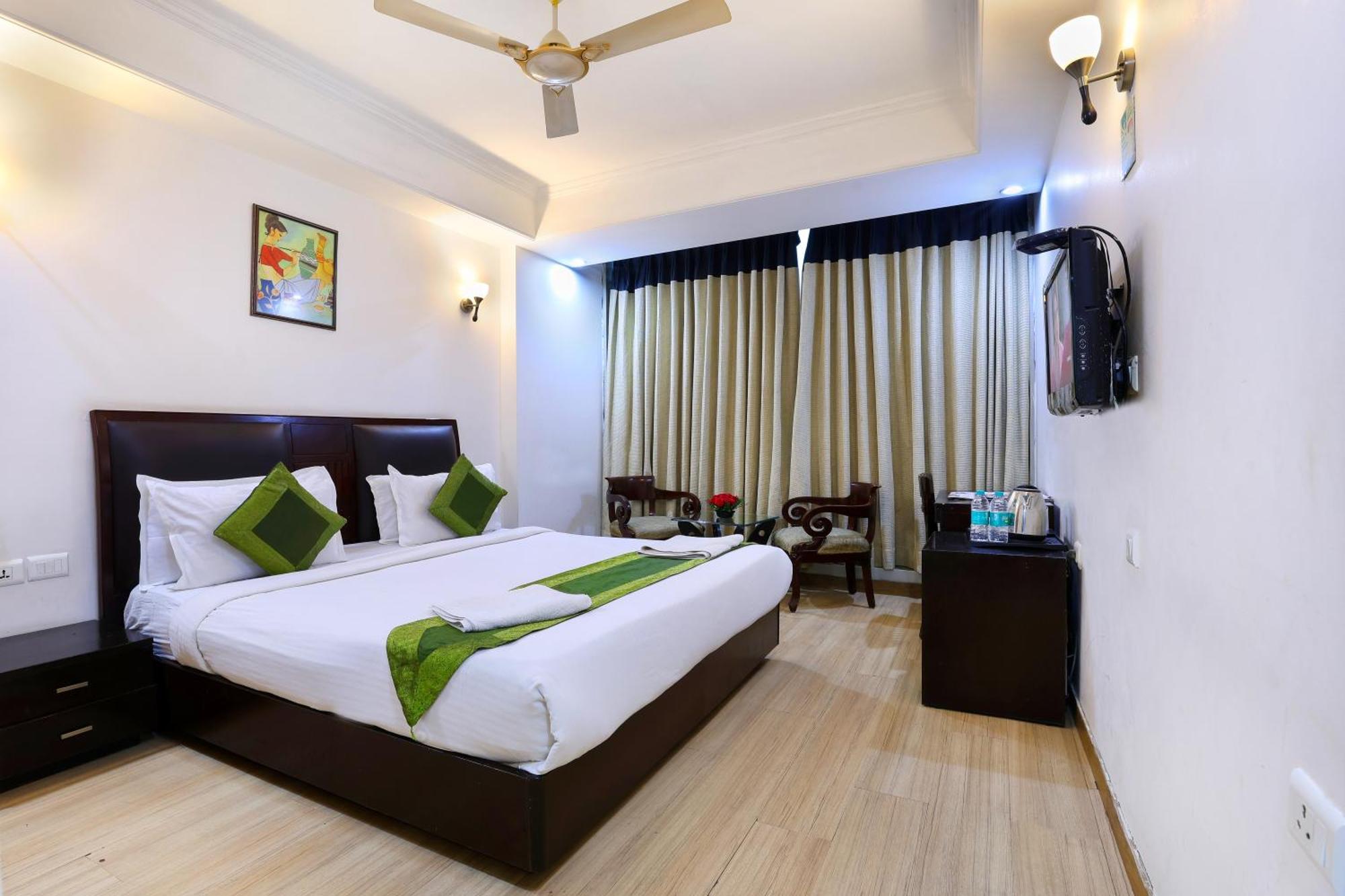 Airport Hotel Grand By Fantasia New Delhi Exterior photo