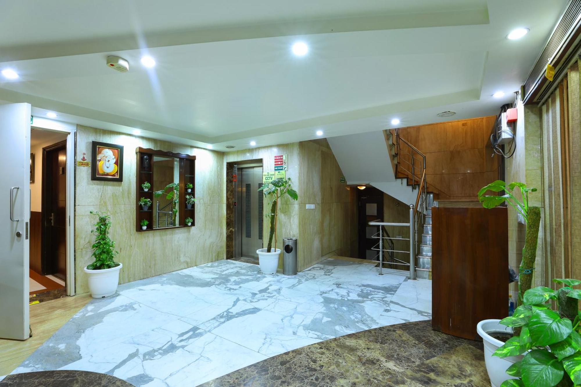 Airport Hotel Grand By Fantasia New Delhi Exterior photo