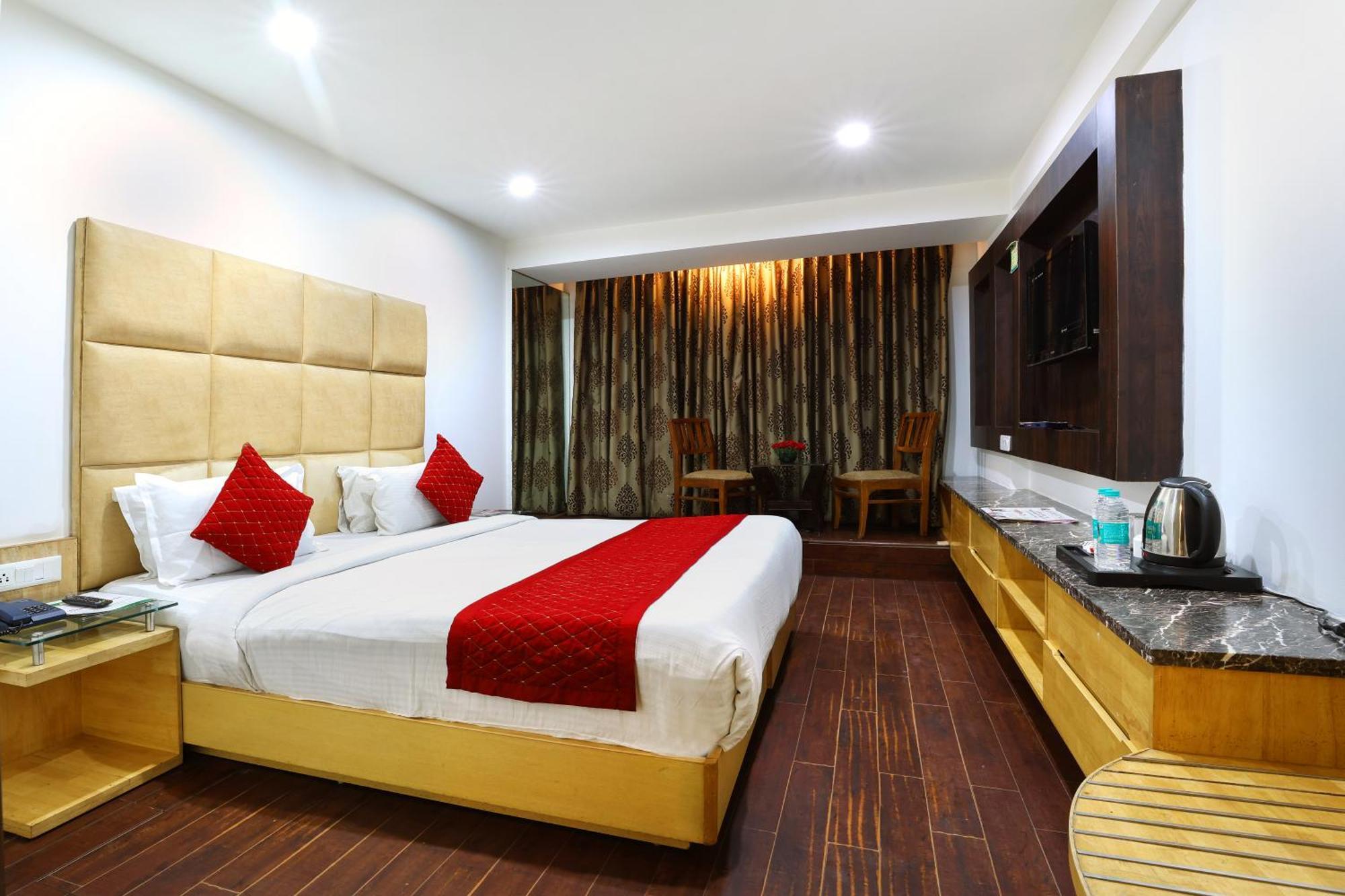 Airport Hotel Grand By Fantasia New Delhi Exterior photo