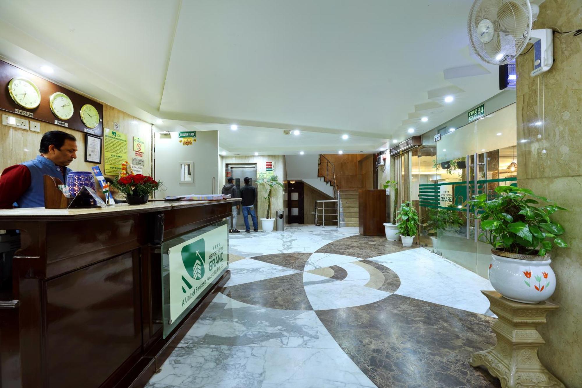 Airport Hotel Grand By Fantasia New Delhi Exterior photo