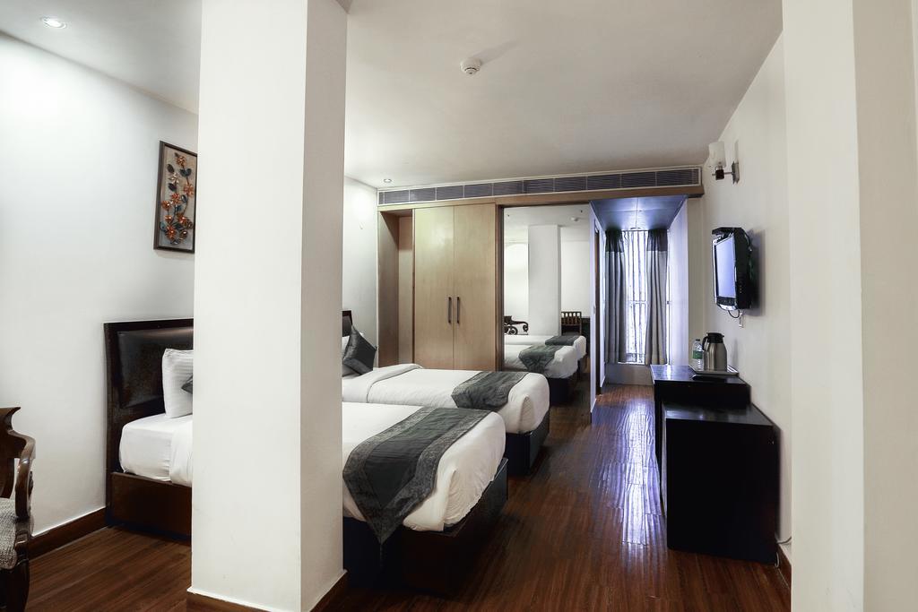 Airport Hotel Grand By Fantasia New Delhi Exterior photo