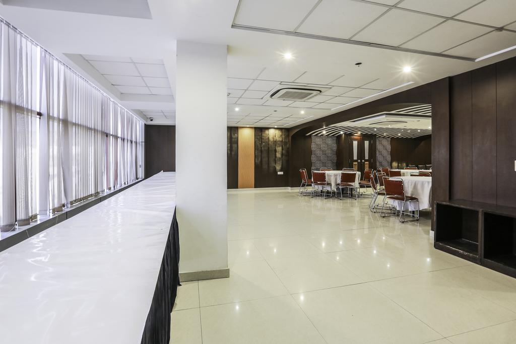 Airport Hotel Grand By Fantasia New Delhi Exterior photo