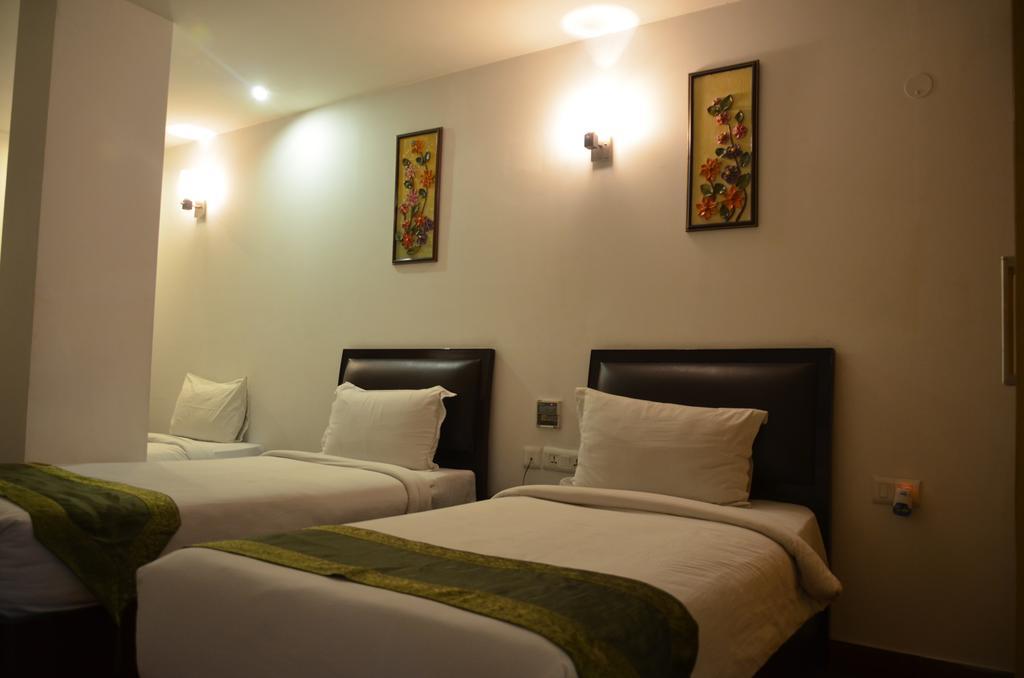 Airport Hotel Grand By Fantasia New Delhi Exterior photo