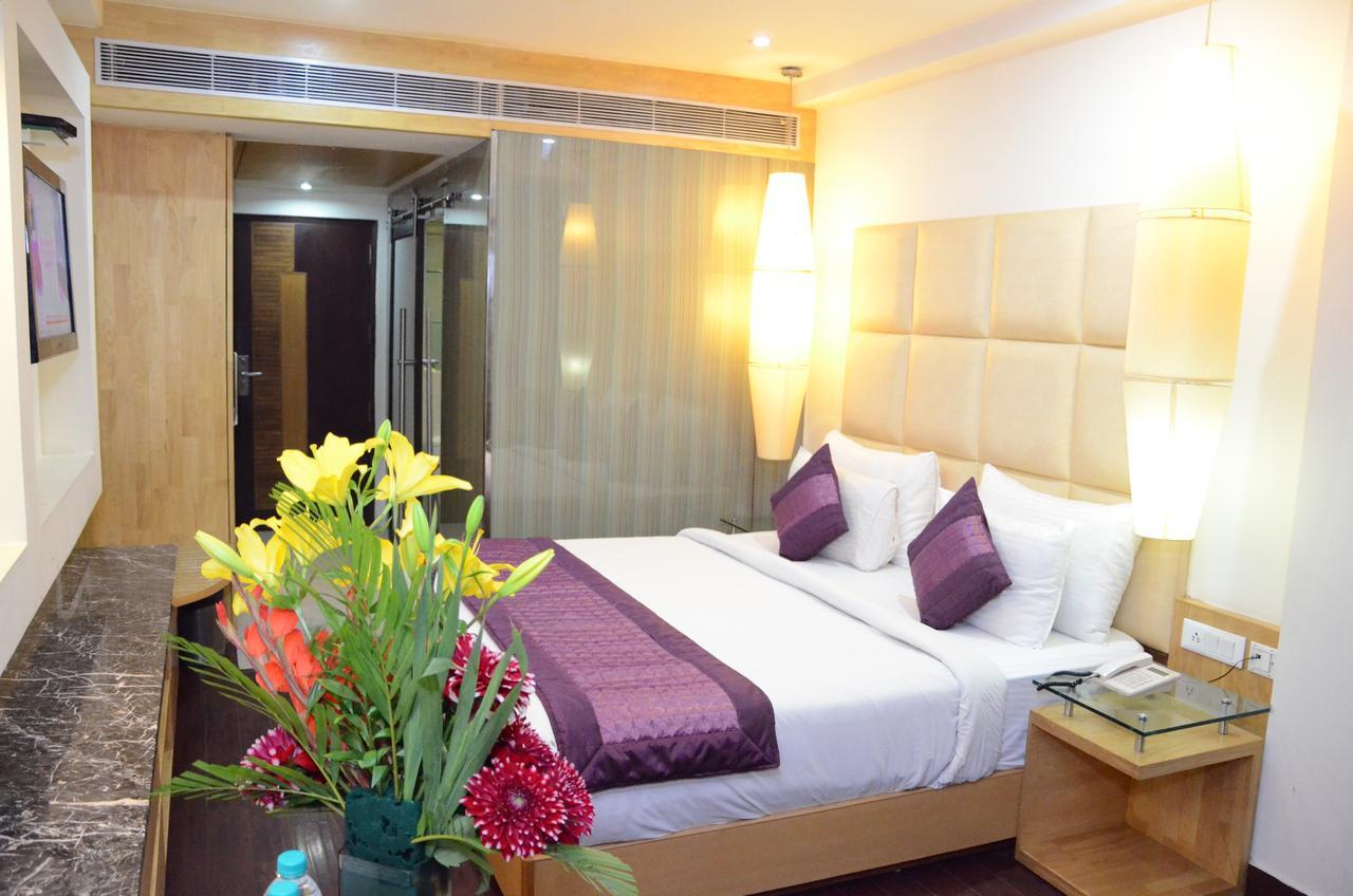 Airport Hotel Grand By Fantasia New Delhi Exterior photo