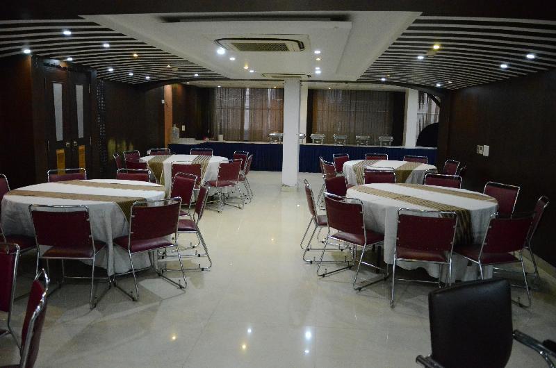 Airport Hotel Grand By Fantasia New Delhi Exterior photo