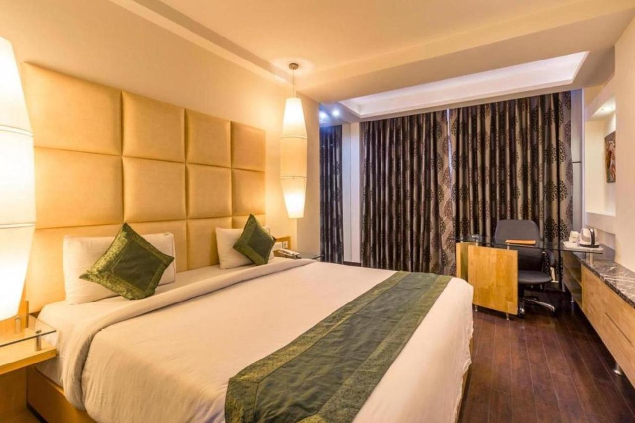 Airport Hotel Grand By Fantasia New Delhi Exterior photo